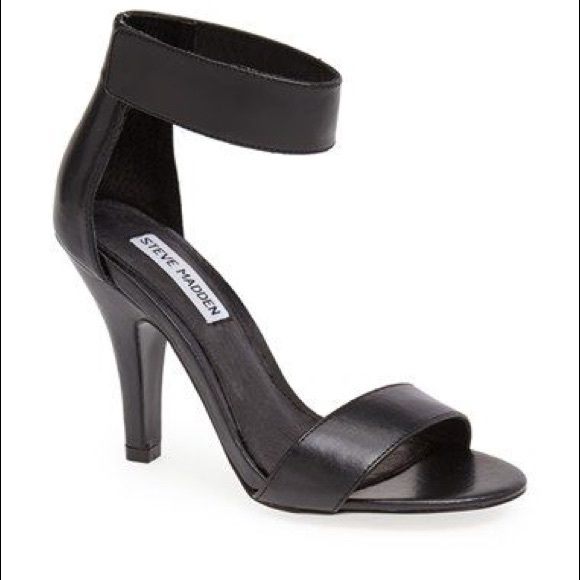 Steve Madden Shoes - Black heel